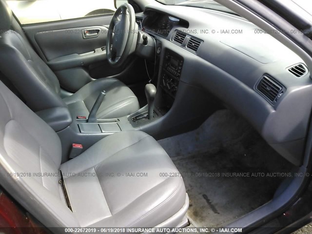 JT2BG22K5X0377103 - 1999 TOYOTA CAMRY LE/XLE RED photo 5