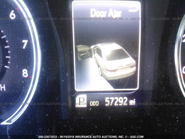 4T1BF1FK0GU161775 - 2016 TOYOTA CAMRY LE/XLE/SE/XSE WHITE photo 7