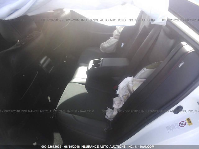 4T1BF1FK0GU161775 - 2016 TOYOTA CAMRY LE/XLE/SE/XSE WHITE photo 8