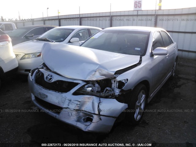 4T1BF3EK4AU519044 - 2010 TOYOTA CAMRY SE/LE/XLE ვერცხლისფერი ფოტო 6