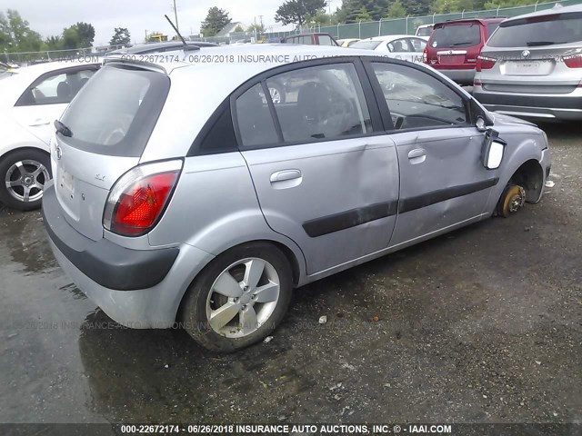 KNADE243296570902 - 2009 KIA RIO 5 SX SILVER photo 4