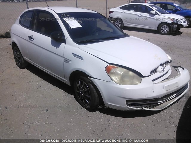 KMHCM36C17U047637 - 2007 HYUNDAI ACCENT GS WHITE photo 1