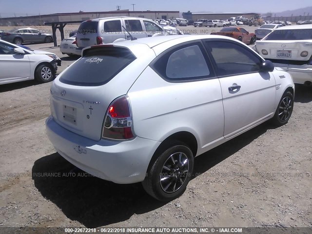 KMHCM36C17U047637 - 2007 HYUNDAI ACCENT GS WHITE photo 4