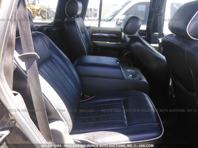 5LMFU27536LJ25862 - 2006 LINCOLN NAVIGATOR შავი ფოტო 8