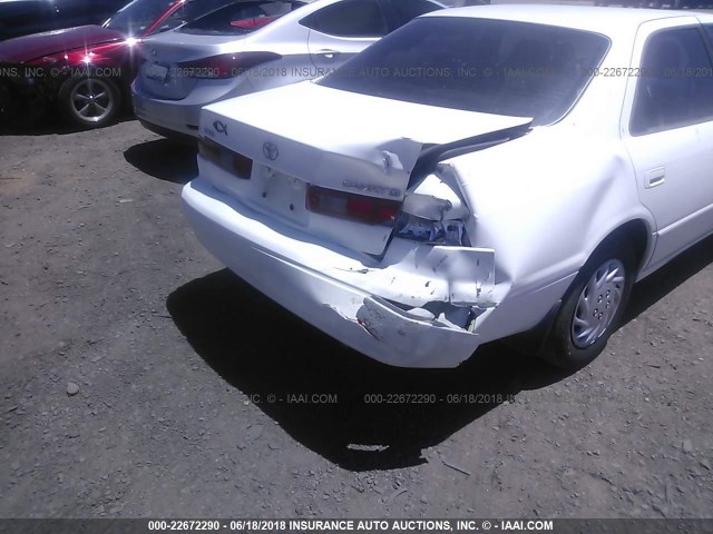 4T1BG22K0XU439129 - 1999 TOYOTA CAMRY CE/LE/XLE WHITE photo 6