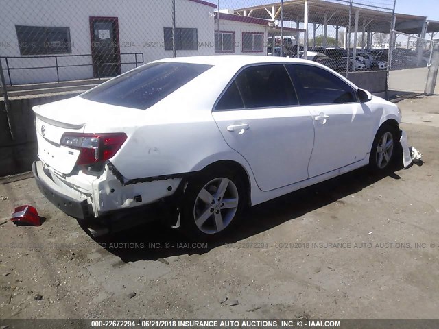 4T1BF1FK9EU788214 - 2014 TOYOTA CAMRY L/SE/LE/XLE 白色 照片 4