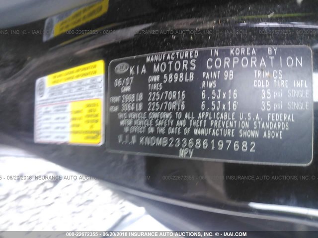 KNDMB233686197682 - 2008 KIA SEDONA EX/LX BLACK photo 9