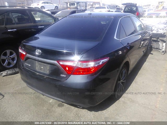 4T1BF1FKXFU966200 - 2015 TOYOTA CAMRY LE/XLE/SE/XSE 灰色 照片 4