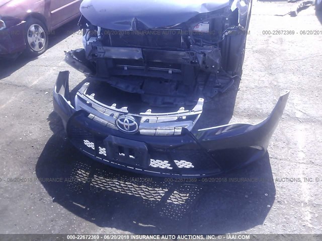 4T1BF1FKXFU966200 - 2015 TOYOTA CAMRY LE/XLE/SE/XSE 灰色 照片 6