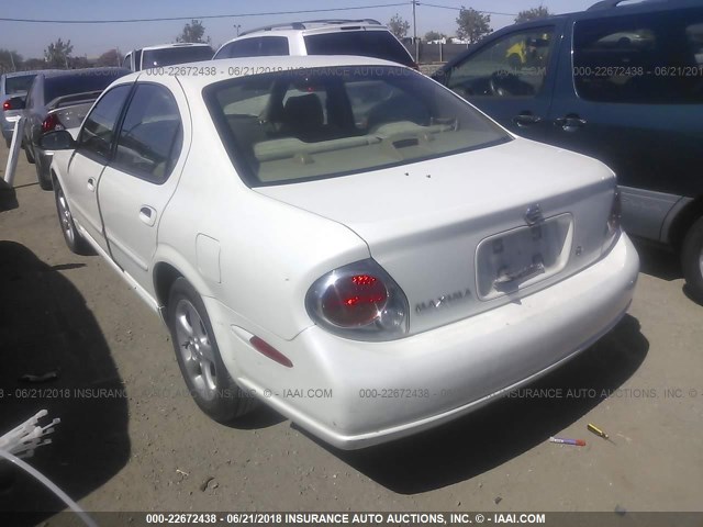 JN1DA31D42T406434 - 2002 NISSAN MAXIMA GLE/GXE/SE WHITE photo 3