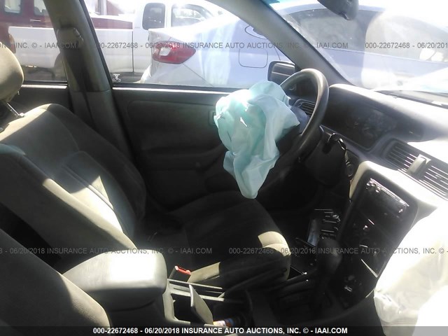 4T1BG22K6WU221095 - 1998 TOYOTA CAMRY CE/LE/XLE 绿色 照片 5