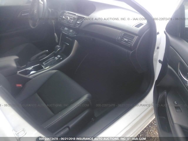 1HGCR2F5XGA242740 - 2016 HONDA ACCORD SPORT WHITE photo 5
