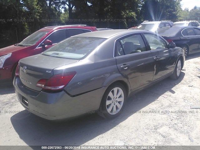 4T1BK36BX6U153477 - 2006 TOYOTA AVALON XL/XLS/TOURING/LIMITED GRAY photo 4