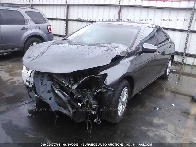 4T4BF1FK6GR554380 - 2016 TOYOTA CAMRY LE/XLE/SE/XSE 灰色 照片 2
