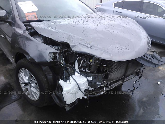 4T4BF1FK6GR554380 - 2016 TOYOTA CAMRY LE/XLE/SE/XSE GRAY photo 6