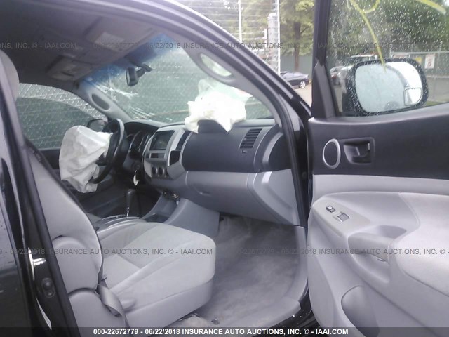 3TMLU4EN9AM039097 - 2010 TOYOTA TACOMA DOUBLE CAB შავი ფოტო 5