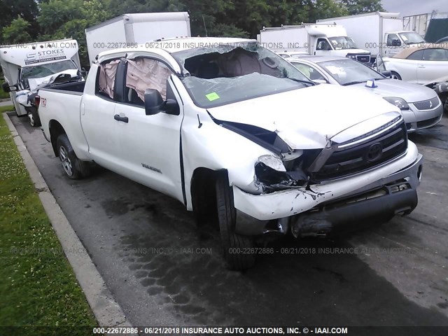 5TFUM5F18BX026536 - 2011 TOYOTA TUNDRA DOUBLE CAB SR5 WHITE photo 1