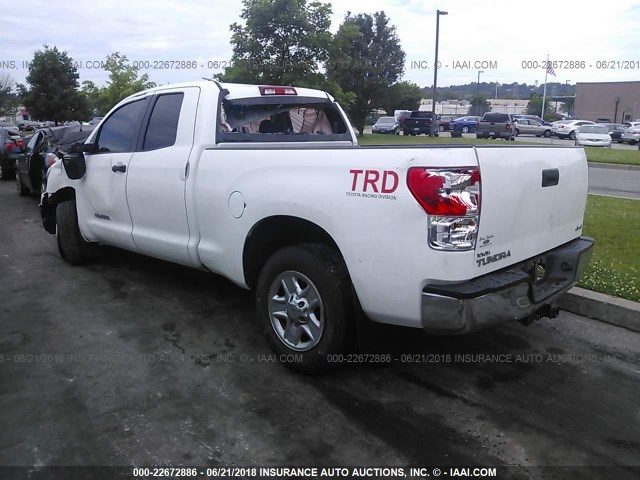 5TFUM5F18BX026536 - 2011 TOYOTA TUNDRA DOUBLE CAB SR5 WHITE photo 3