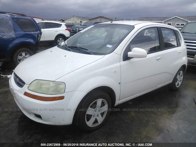KL1TD66607B743487 - 2007 CHEVROLET AVEO LS WHITE photo 2