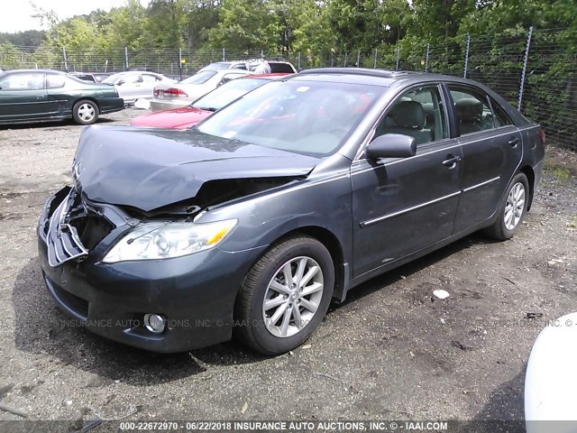 4T1BK3EKXBU631747 - 2011 TOYOTA CAMRY SE/LE/XLE 灰色 照片 2