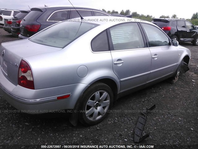 WVWRH63B93P285843 - 2003 VOLKSWAGEN PASSAT GLX 银色 照片 4