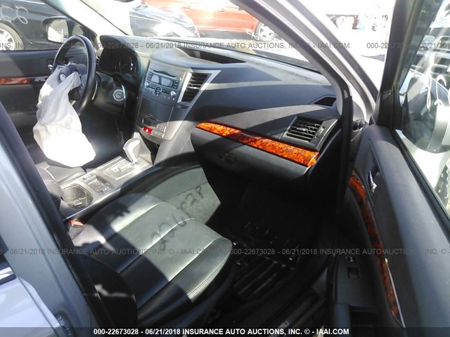 4S4BRBKC6B3349095 - 2011 SUBARU OUTBACK 2.5I LIMITED SILVER photo 5