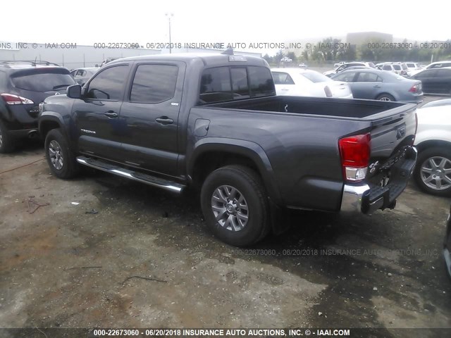 5TFCZ5AN3HX081248 - 2017 TOYOTA TACOMA DBL CAB/SR/TRDSPT/OR/PRO GRAY photo 3