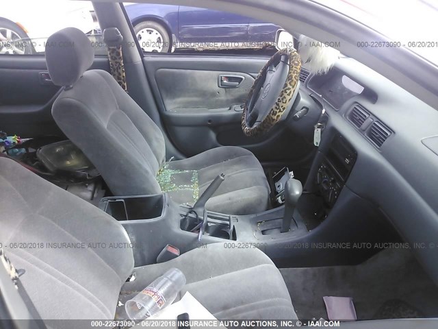 4T1BG22K5VU164533 - 1997 TOYOTA CAMRY CE/LE/XLE RED photo 5