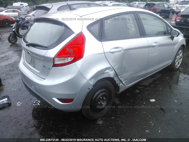 3FADP4FJ4BM117087 - 2011 FORD FIESTA SES SILVER photo 4