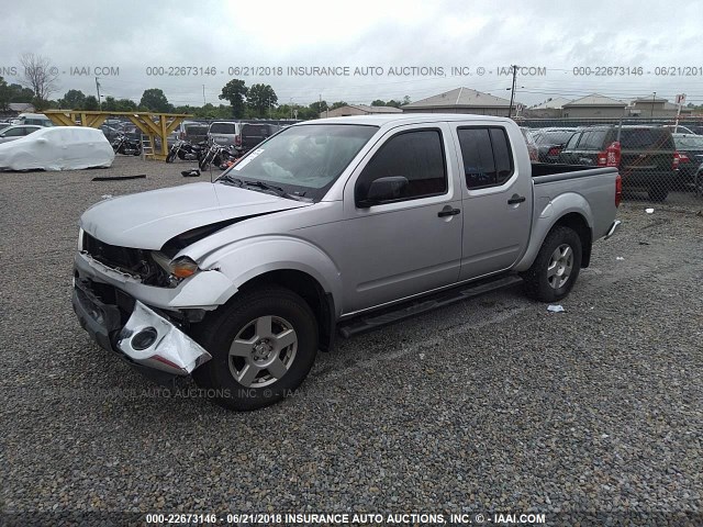 1N6AD07W68C439021 - 2008 NISSAN FRONTIER CREW CAB LE/SE/OFF ROAD SILVER photo 2