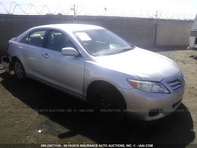 4T1BF3EK7BU120503 - 2011 TOYOTA CAMRY SE/LE/XLE 银色 照片 1