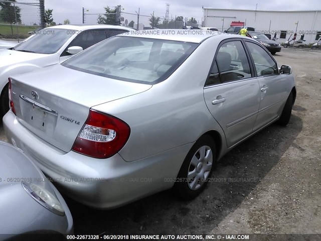 4T1BE32K52U513374 - 2002 TOYOTA CAMRY LE/XLE/SE ნაცრისფერი ფოტო 4