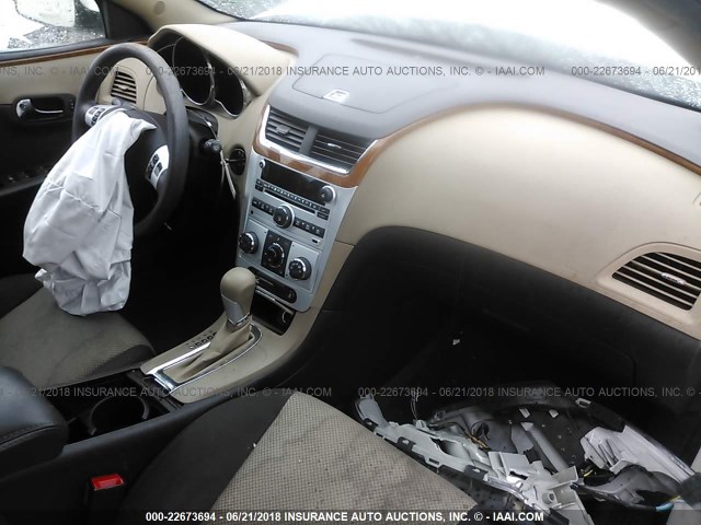 1G1ZC5E0XCF228070 - 2012 CHEVROLET MALIBU 1LT WHITE photo 5