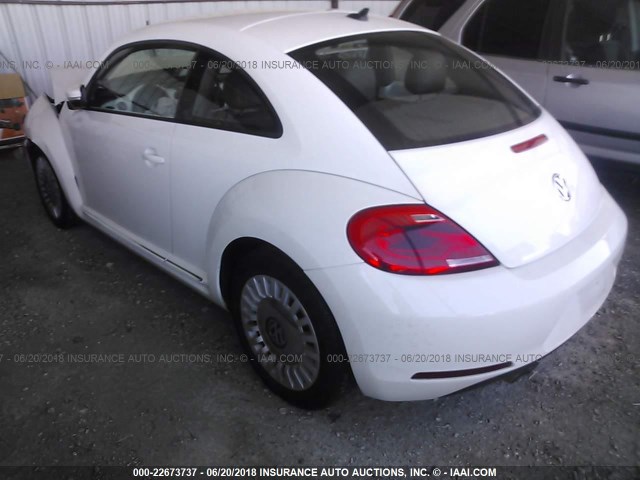 3VWJP7AT6EM608852 - 2014 VOLKSWAGEN BEETLE WHITE photo 3