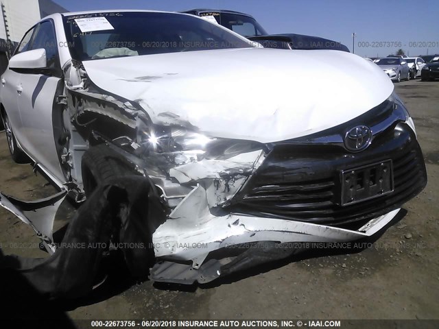 4T4BF1FK8GR566417 - 2016 TOYOTA CAMRY LE/XLE/SE/XSE 白色 照片 6