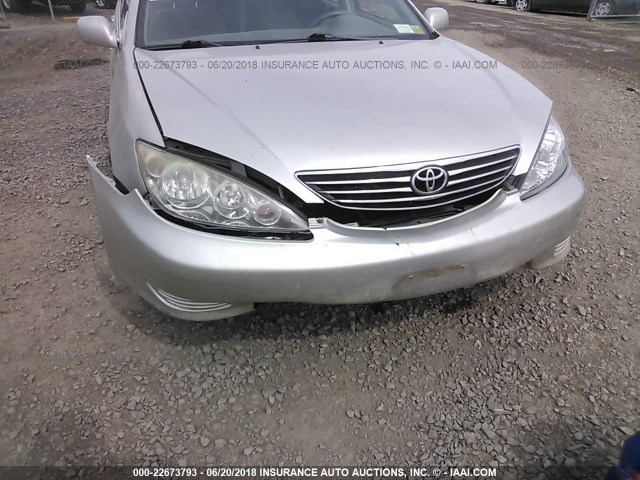 4T1BE30KX5U079444 - 2005 TOYOTA CAMRY LE/XLE/SE ვერცხლისფერი ფოტო 6