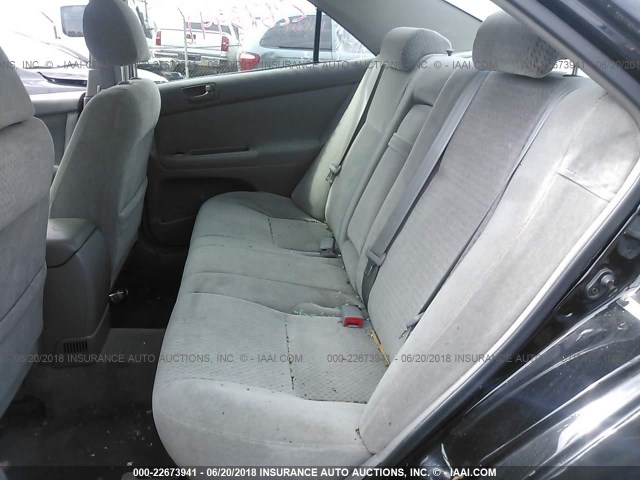 4T1BF32KX2U031271 - 2002 TOYOTA CAMRY LE/XLE/SE შავი ფოტო 8