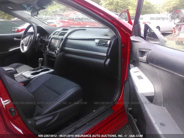 4T1BF1FK3DU704273 - 2013 TOYOTA CAMRY L/SE/LE/XLE 红色 照片 5