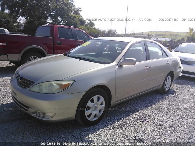 4T1BE32K32U544753 - 2002 TOYOTA CAMRY LE/XLE/SE 金色 照片 2