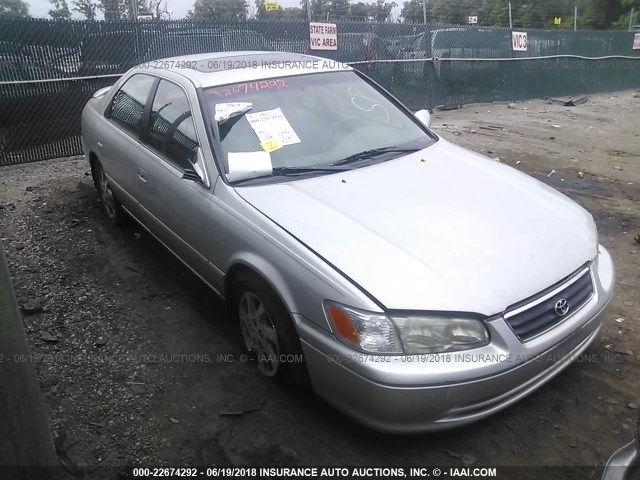 4T1BF22K3YU095493 - 2000 TOYOTA CAMRY LE/XLE SILVER photo 1