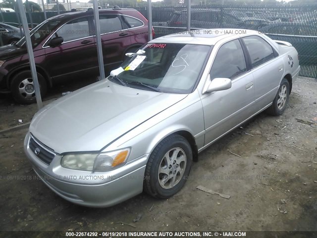 4T1BF22K3YU095493 - 2000 TOYOTA CAMRY LE/XLE SILVER photo 2