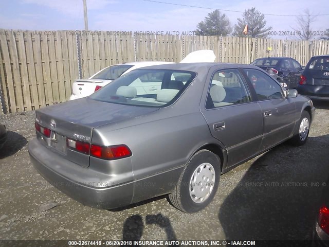 JT2BG22KXW0221119 - 1998 TOYOTA CAMRY CE/LE/XLE GRAY photo 4