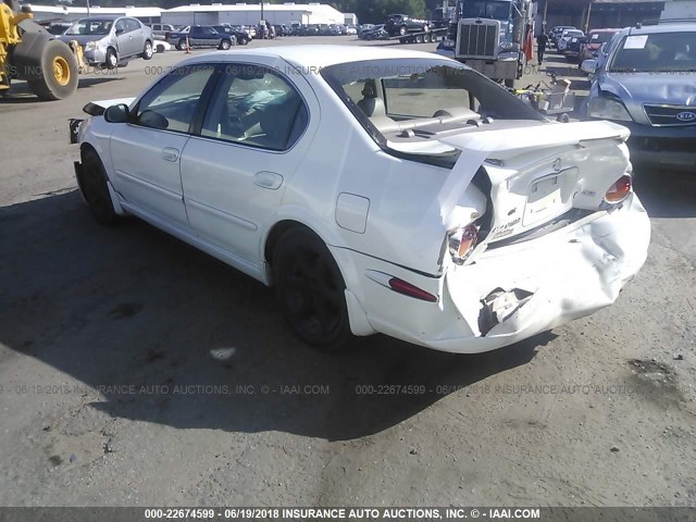 JN1DA31A03T405983 - 2003 NISSAN MAXIMA GLE/SE WHITE photo 3