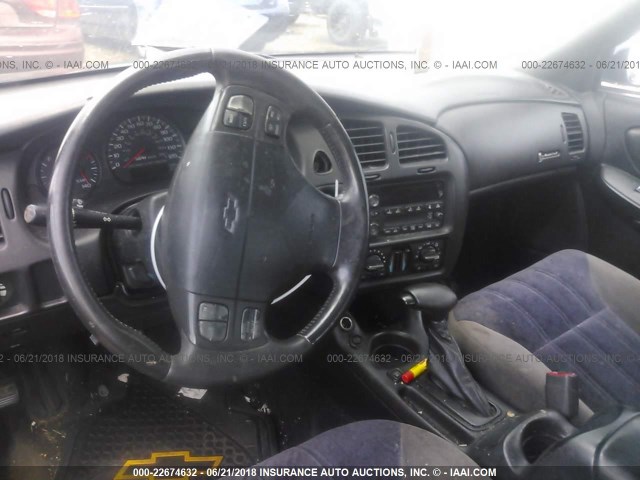 2G1WW12E749413237 - 2004 CHEVROLET MONTE CARLO LS ნაცრისფერი ფოტო 5