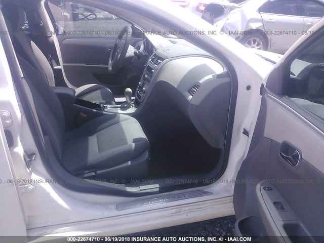 1G1ZG57B68F209512 - 2008 CHEVROLET MALIBU LS WHITE photo 5