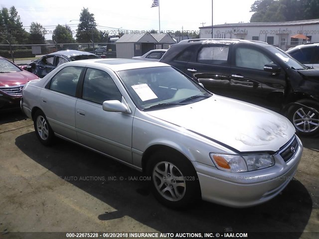4T1BG22K31U804121 - 2001 TOYOTA CAMRY CE/LE/XLE 银色 照片 1