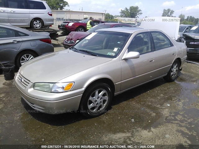 4T1BF22K2WU064930 - 1998 TOYOTA CAMRY CE/LE/XLE GOLD photo 2