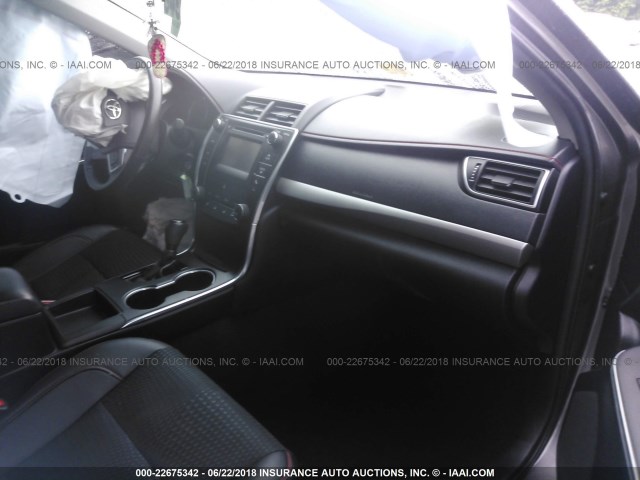 4T1BF1FKXFU002308 - 2015 TOYOTA CAMRY LE/XLE/SE/XSE GRAY photo 5