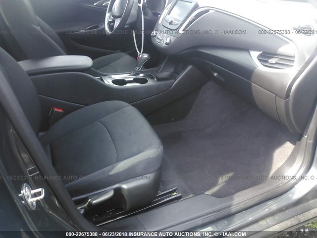 1G1ZB5ST8HF209588 - 2017 CHEVROLET MALIBU LS GRAY photo 5