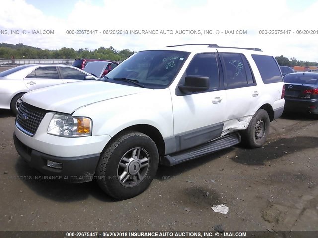 1FMPU16L84LB57897 - 2004 FORD EXPEDITION XLT WHITE photo 2